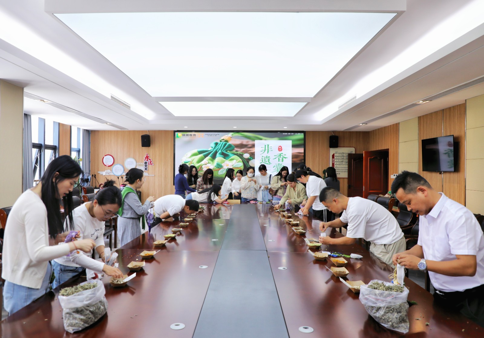 濃情“香”約五月五，衢通集團(tuán)祝您端午安康！